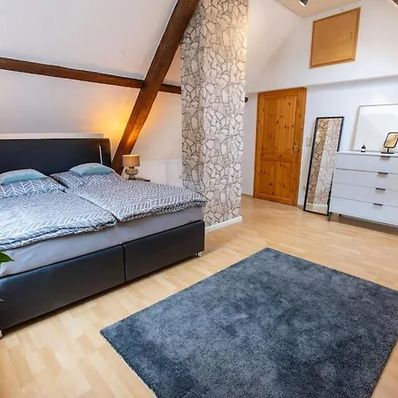Vakantiehuis Lava-lodge *
