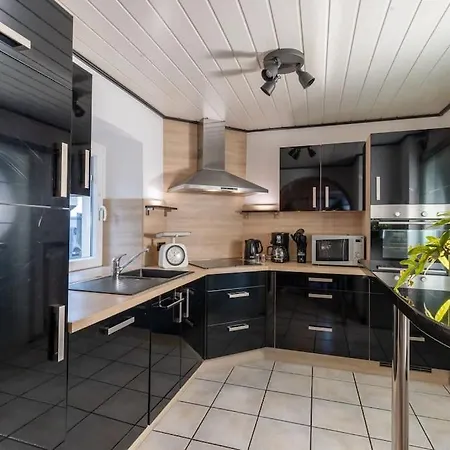 Holiday home Lava-lodge